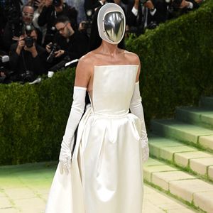 Katy Perry célébrant l'ouverture de l'exposition "Costume Art" qui s'est tenue au Metropolitan Museum of Art à New York City. Backgrid USA / Bestimage
