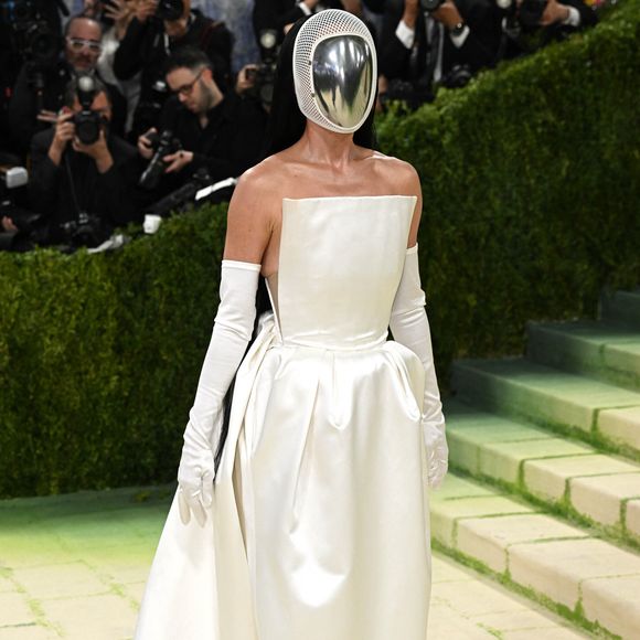 Katy Perry célébrant l'ouverture de l'exposition "Costume Art" qui s'est tenue au Metropolitan Museum of Art à New York City. Backgrid USA / Bestimage