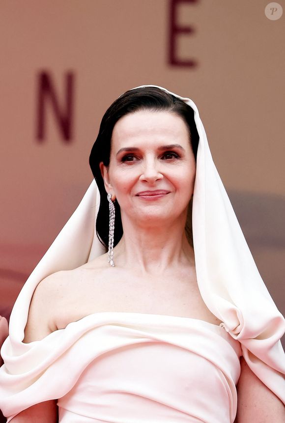 La génétique y est évidemment toujours pour beaucoup. 

Juliette Binoche - Montée des marches du film « Partir un jour » pour la cérémonie d’ouverture du 78ème Festival International du Film de Cannes, au Palais des Festivals à Cannes. Le 13 mai 2025
© Jacovides-Moreau / Bestimage
