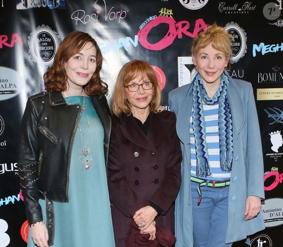 Elise Depardieu, Elisabeth Depardieu et sa fille Julie Depardieu - Photocall du défilé au profit de l'association Meghanora au Salon des Miroirs à Paris, le 20 février 2016. © CVS/Bestimage