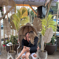 Cette ancienne personnalité télé attend son deuxième enfant avec son mari connu sur la Côte d'Azur de 12 ans son aîné