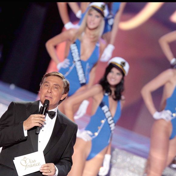 Jean-Pierre Foucault, sur le plateau de Miss France, à Nice. DOMINIQUE JACOVIDES / BESTIMAGE