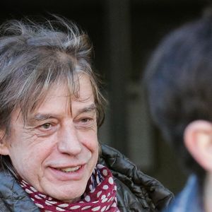 Jean Louis Aubert quitte l'hôtel qui abrite les artistes des Enfoires. Le 30e anniversaire du spectacle se tiendra à l'Arkea Arena. Bordeaux, France, 28 janvier 2019. Photo par Thibaud Moritz/ABACAPRESS.COM