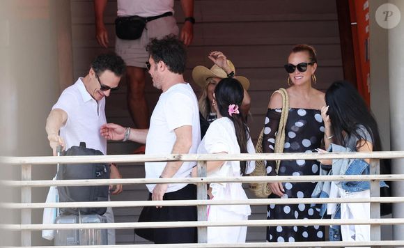 Exclusif - Laeticia Hallyday accompagnée de son compagnon Frédéric Suant et de sa fille Joy sont aller acceuillir Jade à l'aéroport de Saint-Barthélemy-Rémy-de-Haenen où tout le monde se retrouve pour le 50ème anniversaire de Laeticia, à Saint-Jean, Saint-Barthélémy, Antilles françaises, France, le 15 mars 2025.