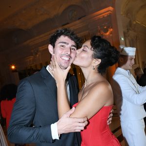 Vaimalama Chaves (Miss France 2019) et son fiancé Nicolas Fleury - Soirée du 10ème anniversaire de l'hôtel Peninsula à Paris le 28 novembre 2024. © Rachid Bellak/Bestimage