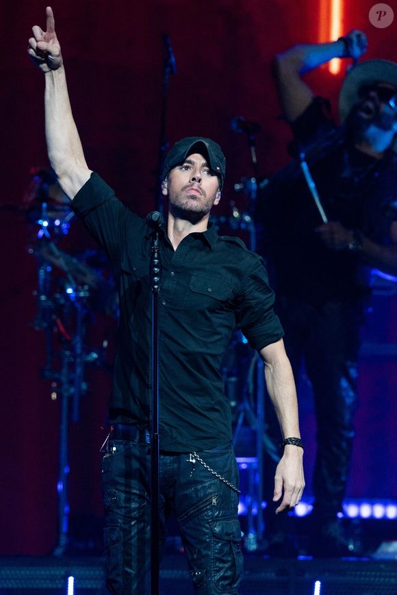 Enrique Iglesias est en concert au FTX Arena à Miami le 22 octobre 2021.
©Backgrid USA / Bestimage