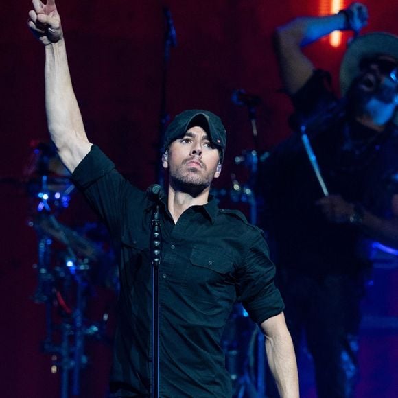 Enrique Iglesias est en concert au FTX Arena à Miami le 22 octobre 2021.
©Backgrid USA / Bestimage
