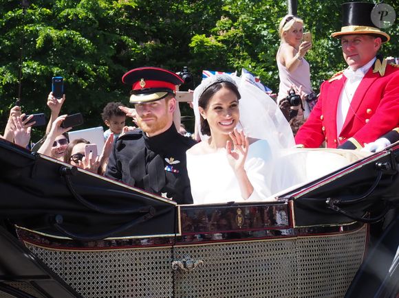 Une publication qui intervient à l'occasion de leurs sept ans de mariage avec le Prince Harry.

Le prince Harry, duc de Sussex, et Meghan Markle, duchesse de Sussex, en calèche à la sortie du château de Windsor après leur mariage, 19 mai 2018. (Agence / Bestimage)