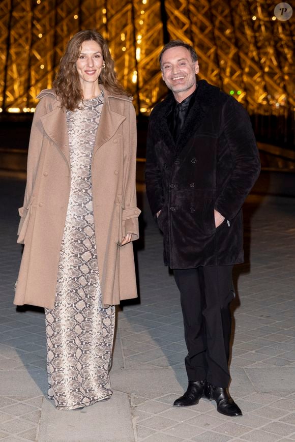 Doria Tillier, Augustin Trapenard - Photo Call du « Le Grand Diner du Louvre « lors de la Fashion Week  à Paris le 5 mars 2025. © Olivier Borde /Bestimage