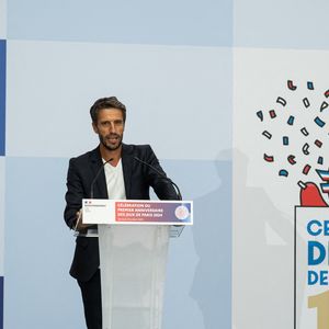 Entre conférences et missions au CIO, son agenda reste chargé. Mais il dit passer “beaucoup moins de temps à Paris”.

Tony Estanguet Président du Comité d'organisation des Jeux Olympiques de Paris 2024 - Célébration du premier anniversaire des Jeux Olympiques 2024 au Grand Palais , le 26 juillet 2025. © Jonathan Jacob / Bestimage