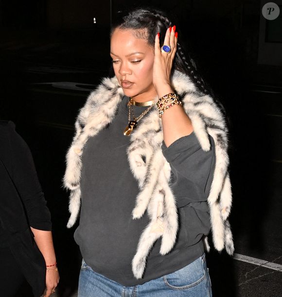 Rihanna en tenue décontractée lors d'une sortie. Los Angeles, Californie, États-Unis, le 3 août 2025. Photo by Dutch/BauerGriffin/INSTARimages