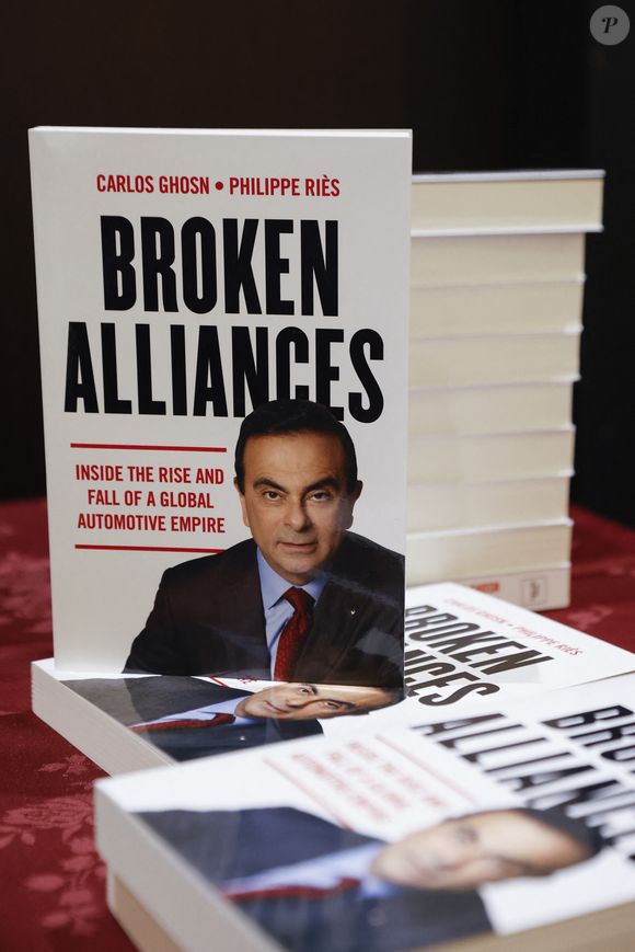 Carlos Ghosn en visioconférence pour la sortie de son livre au Club des correspondants étrangers du Japon à Tokyo, Japon, le 6 décembre 2021.  © Rodrigo Reyes Marin/Zuma Press/Bestimage
