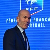 Une décision inédite : Zinédine Zidane entraînera les Bleus depuis sa somptueuse villa de 1000 m² à Madrid