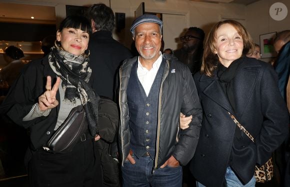 Mathilda May, Pascal Légitimus et Philippine Leroy-Beaulieu étaient également présents

Exclusif - Mathilda May, Pascal Légitimus et Philippine Leroy-Beaulieu lors de la générale de la pièce "Amis pour la vie" au théâtre de l'Oeuvre à Paris le 24 avril 2025. La représentation est suivie d'un cocktail.

© Coadic Guirec / Bestimage