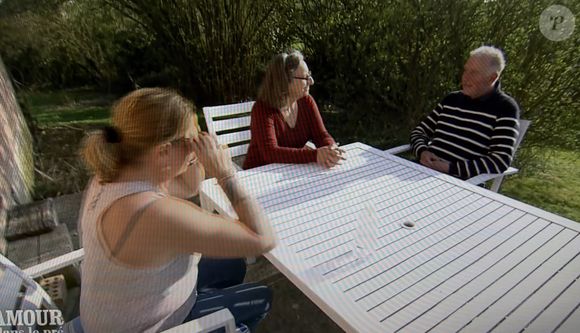 "Jean-Louis tu es un homme extra mais hier après-midi, ce matin, je vous ai bien observés. Je pense avoir ressenti certaines choses donc je prends la décision, je fais peut être une erreur, mais je préfères faire ce choix".

Sylvie quitte l'aventure dans "L'amour est dans le pré"