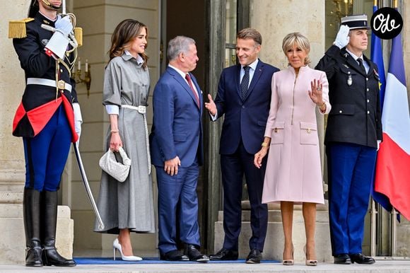 Les deux femmes se sont retrouvées à l'Élysée à l'occasion de la venue en France du roi Abdallah II de Jordanie.

Le président français Emmanuel Macron et sa femme, la Première dame Brigitte Macron, reçoivent le roi Abdallah II de Jordanie et la reine Rania de Jordanie au palais présidentiel de l'Élysée à Paris, France, le 17 septembre 2026. © Christian Liewig/Bestimage