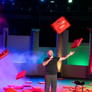 Exclusif - Philippe Lellouche - P.Lellouche a joué son spectacle "Stand Alone" au théâtre de Verdure du 41ème Festival de Ramatuelle, le 8 août 2025. 
© Cyril Bruneau / Bestimage