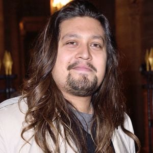 Sa compagne lui avait déjà adressé un message touchant pour ses 40 ans.

Lulu Gainsbourg sort du ministère de la Culture après une cérémonie où Charlotte Gainsbourg a reçu la médaille d'Officier des Arts et des Lettres à Paris, France, le 20 décembre 2017. © Aurore Marechal/Abacapress.com