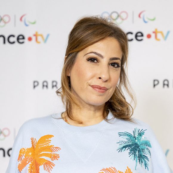 En effet, sur X, France Télévisions a annoncé le retour de Léa Salamé le jeudi 30 octobre 2025. 

Léa Salamé lors de la présentation des journalistes et chroniqueurs de France Télévisions pour les Jeux Olympiques 2024 au musée de l'Homme à Paris, le 11 juin 2024.
© Pierre Perusseau / Bestimage