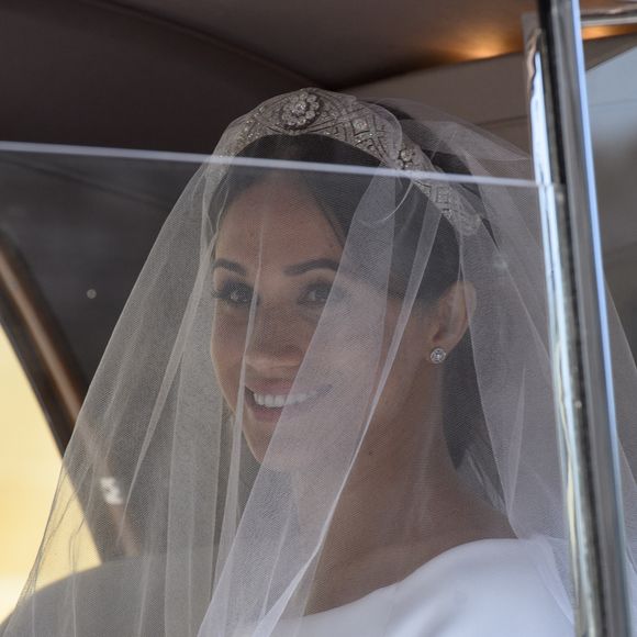 Meghan Markle, duchesse de Sussex arrive à la chapelle St. George au château de Windsor à bord d'une Rolls Royce - Mariage du prince Harry et de Meghan Markle au château de Windsor le 19 mai 2018.