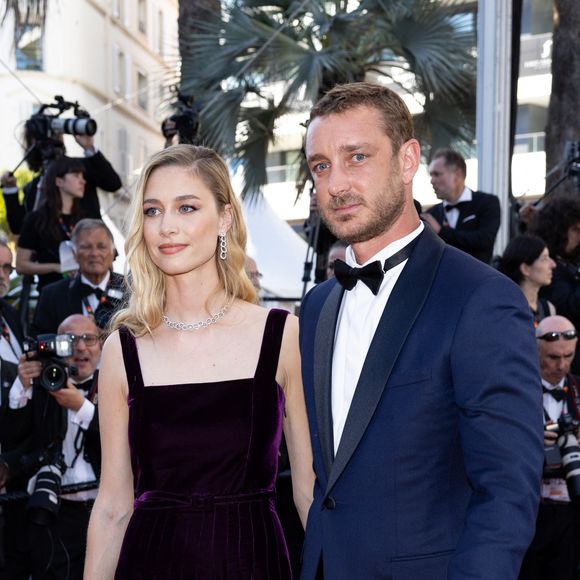 Une rencontre fulgurante ! 

Beatrice Borromeo et son mari Pierre Casiraghi - Montée des marches du film « Le comte de Monte-Cristo » lors du 77ème Festival International du Film de Cannes, au Palais des Festivals à Cannes. 
© Jacovides-Moreau / Bestimage