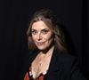 Elle assure toutefois aller bien et prendre le temps de se reconstruire.

Emma Daumas en backstage lors de l'enregistrement de l'émission "La Boîte à secrets", présentée par F.Bollaert et diffusée le 2 janvier 2026 sur France 3, dans les studios du Lendit à Saint-Denis, France, le 1er décembre 2025. © Cyril Moreau/Bestimage