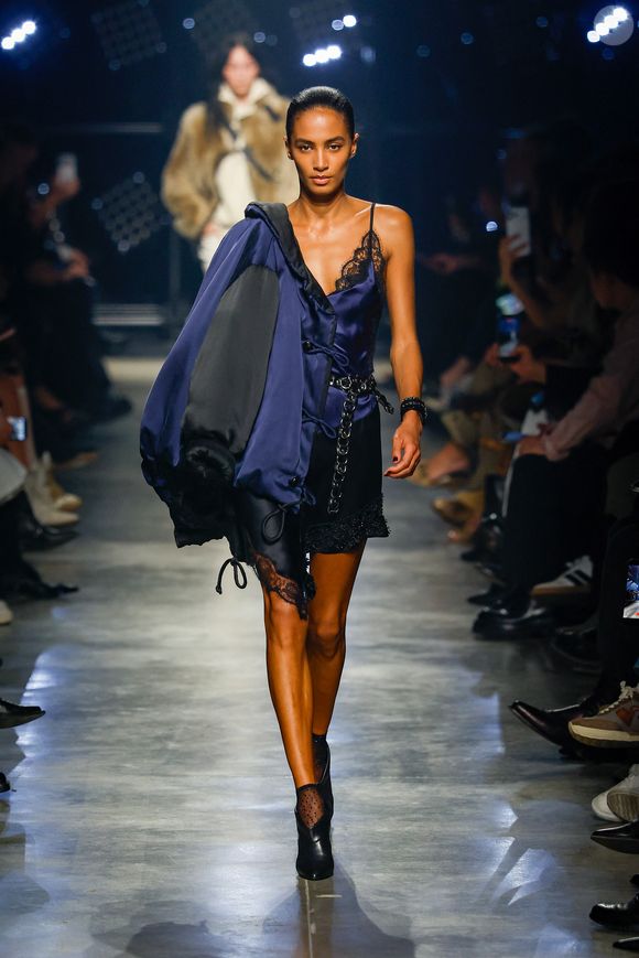 Défilé Isabel Marant Collection Femme Prêt-à-Porter Automne/Hiver 2026-2027 lors de la Fashion Week de Paris (PFW), à Paris, France, le 5 mars 2026. Agence / Bestimage