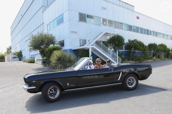 Il l'avait immortalisé avec son père Jean-Paul Belmondo notamment à bord de sa fameuse Mustang. 

Exclusif - Charles Gérard, Jean-Paul et Paul Belmondo - Tournage du documentaire produit par Cyril Viguier et Paul Belmondo sur son père Jean-Paul "Belmondo par Belmondo" aux studios de la Victorine à Nice. Le 3 juin 2014 © Frederic Nebinger / Bestimage