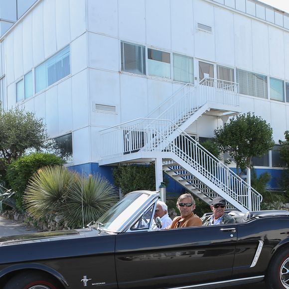 Il l'avait immortalisé avec son père Jean-Paul Belmondo notamment à bord de sa fameuse Mustang. 

Exclusif - Charles Gérard, Jean-Paul et Paul Belmondo - Tournage du documentaire produit par Cyril Viguier et Paul Belmondo sur son père Jean-Paul "Belmondo par Belmondo" aux studios de la Victorine à Nice. Le 3 juin 2014 © Frederic Nebinger / Bestimage