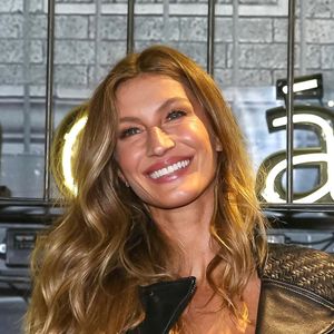 Gisèle Bündchen, maman pour la 3e fois à 44 ans !
Gisèle Bündchen à la soirée d'inauguration du Rosa Cha à Oscar Freire Street à Sao Paulo au Brésil. Backgrid USA / Bestimage