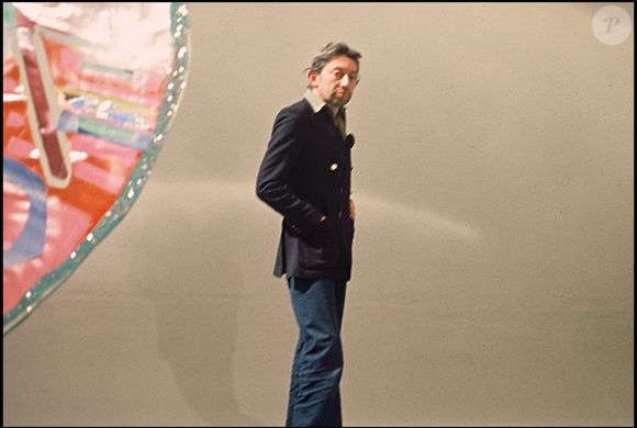 Serge Gainsbourg sur un plateau de télévision. © Agence / Bestimage