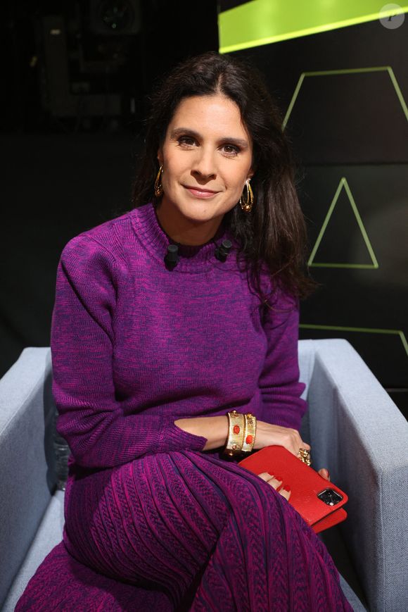 Exclusif - Apolline de Malherbe apparaît pour une interview sur BFM TV le 18 novembre 2024 à Paris, France. Photo by Jerome Dominé/ABACAPRESS.COM