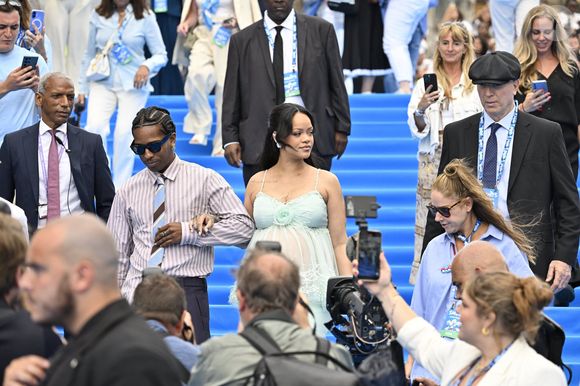 Rihanna, enceinte, et son compagnon A$AP Rocky (ASAP) aux arrivées et au photocall de la première du film Les Schtroumpfs au Mont des Arts à Bruxelles, Belgique, le 28 juin 2025. © Jan De Meuleneir/Photonews/Bestimage