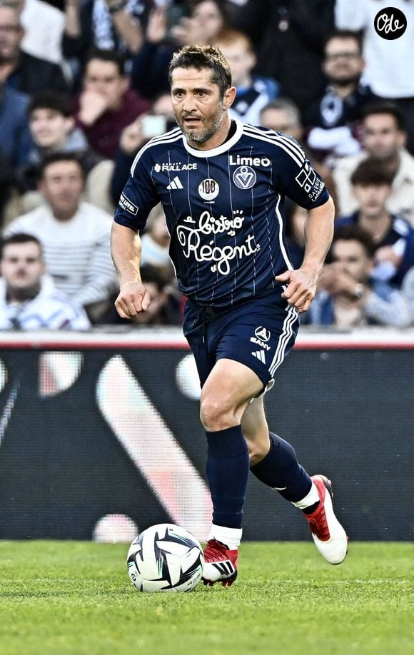 Le sportif en profite pour sensibiliser sa communauté à la sarcopénie, cette "perte progressive de la masse musculaire et de la force, liée principalement au vieillissement"

Bixente Lizarazu - A l’occasion des 100 ans du parc Lescure, Bordeaux accueille au stade Chaban-Delmas un match de gala opposant les gloires des Girondins de Bordeaux au Variétés Club de France le mardi 14 mai 2024.

Photo : Thierry Breton / Panoramic / Bestimage