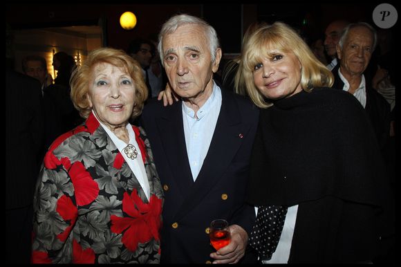 Tout comme son frère, Aïda Aznavour-Garvarentz ne sera jamais oubliée.

Aïda Aznavour-Garvarentz, Charles Aznavour et Seda Aznavour à l'Olympia pour l'Arménie en septembre 2011. © AGENCE / BESTIMAGE