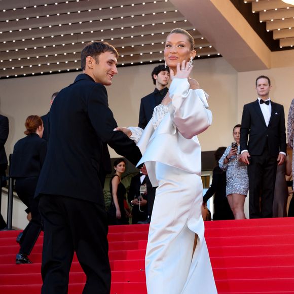 Anwar Hadid et sa soeur Bella - Montée des marches du film " Garance " lors du 79ème Festival International du Film de Cannes, le 17 mai 2026. © Jacovides-Moreau / Bestimage