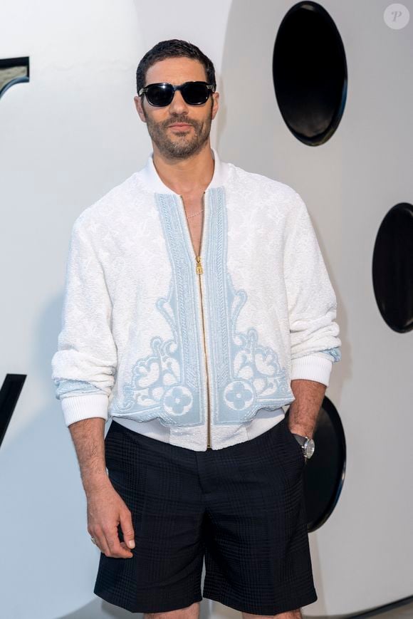 Elle a partagé une photo d’enfance de son mari avec des paroles tendres inspirées de la chanson "Paradis" d’Orelsan.

Tahar Rahim au photocall du Défilé de mode Louis Vuitton Homme, Collection Printemps-Été 2026 dans le cadre de la Fashion Week de Paris, France, le 24 juin 2025. © Olivier Borde / Bestimage