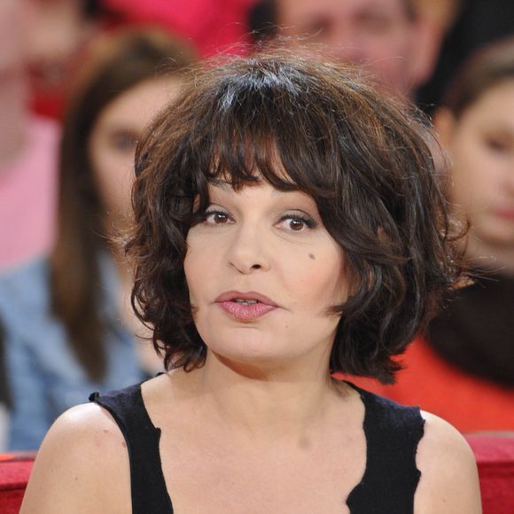 Ensemble, ils ont écrit des films et pièces de théâtre d’Isabelle, souvent jusqu’à tard le soir, mêlant humour et perfectionnisme. 

Isabelle Mergault - Enregistrement de l' emission "Vivement Dimanche" a Paris le 16 Janvier 2013.  |Enregistrement de l' emission "Vivement Dimanche". AGENCE / BESTIMAGE