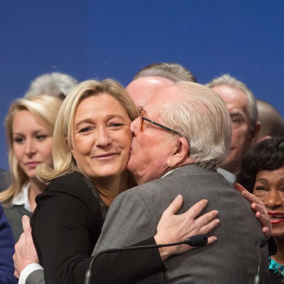 Marine Le Pen, présidente du FN, et son père Jean-Marie Le Pen présentent le Comité Central - Deuxième jour du Congrès du Front National à Lyon. Le 30 novembre 2014