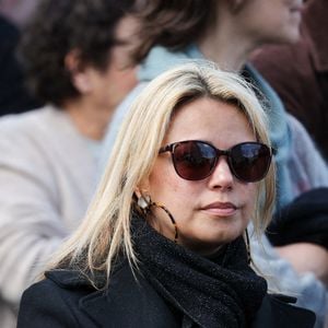Séverine Ferrer aux arrivées des obsèques d'Emilie Dequenne au cimetière Père Lachaise à Paris, France, le 26 mars 2025. © Cyril Moreau/Bestimage