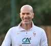 Résident à Madrid depuis de nombreuses années, Zinédine Zidane trouve aussi refuge dans un coin paisible de France.

Zinedine Zidane - Entraînement de l'équipe de France en préparation de la Ligue des nations de l'UEFA au Centre national de Clairefontaine. © Christian Liewig/Bestimage