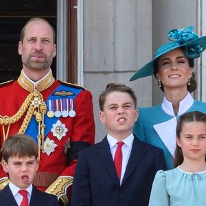 Le prince Louis, le prince William, le prince George, la princesse de Galles et la princesse Charlotte apparaissent sur le balcon du palais de Buckingham lors du défilé aérien de la parade d'anniversaire du roi, Trooping the Colour.  Londres, Royaume-Uni, le 14 juin 2025. Photo by Doug Peters/EMPICS/ABACAPRESS.COM