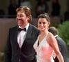 On n'oublie pas leur tapis rouge en 2017 notamment

Javier Bardem et sa femme Penelope Cruz à la première de "Loving Pablo" au 74ème Festival International du Film de Venise (Mostra), le 6 septembre 2017
©BS / Bestimage