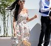 Mais bonne nouvelle, pas besoin de dépenser des centaines d'euros pour imiter la star. Le marché de la fast fashion et des opticiens accessibles regorge de pépites pour copier ce look à petits prix, comme les géants de la mode Zara, Mango ou ASOS. Vous y trouverez des dupes parfaits pour une vingtaine d'euros. 

Demi Moore arrive au photocall du jury lors du 79ème Festival International du Film de Cannes au Palais des Festivals à Cannes, France, le 12 mai 2026. © Lionel Urman/Bestimage