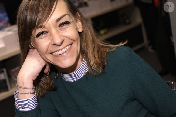 Agnès Martin-Lugand - 38ème salon du livre de Paris à la Porte de Versailles, Paris le 17 mars 2018. © Cédric Perrin/Bestimage