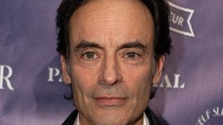 Héritage Alain Delon : Anthony Delon écrit au tribunal, il demande le respect de la mémoire de son père