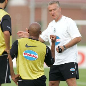 Jean-Alain Boumsong et Didier Deschamps avant un match amical, Juventus de Turin contre Giaveno à Vinovo, Italie, le 24 août 2006. Photo Jonathan Moscrop/LA PRESSE/Cameleon/ABACAPRESS.COM