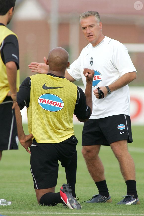 Jean-Alain Boumsong et Didier Deschamps avant un match amical, Juventus de Turin contre Giaveno à Vinovo, Italie, le 24 août 2006. Photo Jonathan Moscrop/LA PRESSE/Cameleon/ABACAPRESS.COM