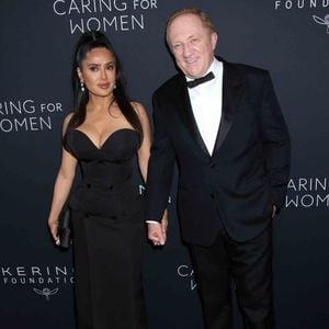Ce lundi 22 septembre 2025, Salma Hayek s'est saisie de ses réseaux sociaux pour célébrer le 18ème anniversaire de sa fille Paloma Valentina, née de ses amours avec l'homme d'affaires François-Henri Pinault.

NEW YORK, NY - 11 SEPTEMBRE : Salma Hayek et François-Henri Pinault lors du quatrième dîner annuel « Caring for Women » organisé par la Fondation Kering au restaurant The Pool, le 11 septembre 2025 à New York. © PPS/Bestimage