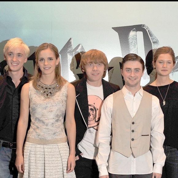 Une actrice emblématique de la série annonce attendre son deuxième enfant.

Photocall Harry Potter et le Prince de Sang-Mêlé à l'hôtel Claridges à Mayfair, Londres. Ici Sir Michael Gambon, Tom Felton, Emma Watson, Rupert Grint, Daniel Radcliffe, Bonnie Wright, Jessie Cave & Jim Broadbent.
Crédit : Davidson/GoffPhotos.com Ref : KGC-42